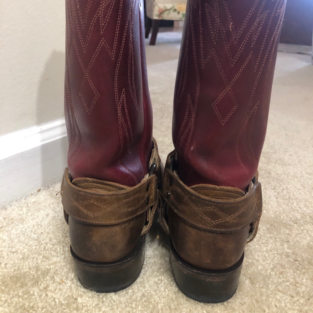 Frye - Picture 3 of 4